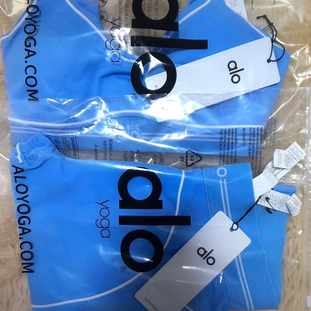 ALO Yoga Sky Blue Seamless Sports Bra with Legging Set